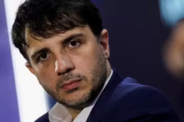 TSE libera campanha digital de Renan Santos após restringir perfis nas redes sociais