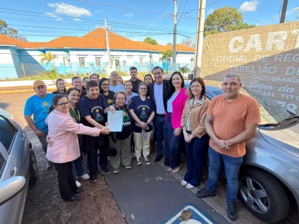 Prefeito Mário Rosa assina doação do prédio para a APAE de Salto Grande e garante sede própria à instituição após 27 anos