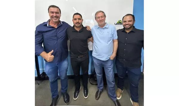 Prefeito de Ourinhos, Guilherme Gonçalves é eleito presidente da UMMES