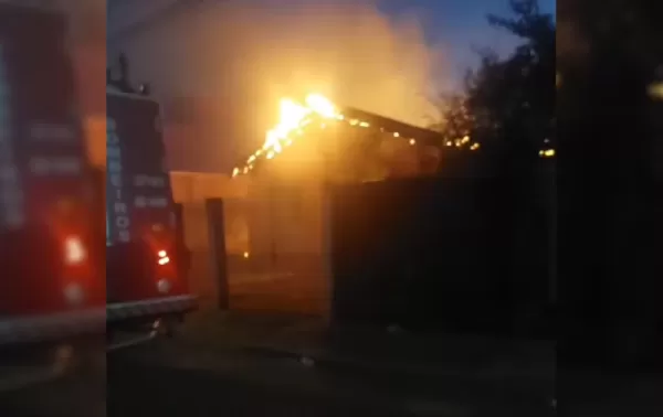 Mulher e bebê escapam sem ferimentos de incêndio em casa em Assis 