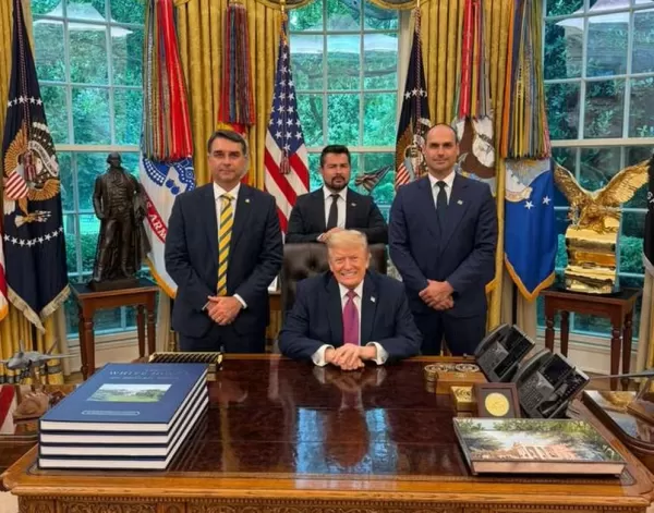 Flávio Bolsonaro diz ter pedido a Trump que PCC e Comando Vermelho sejam classificados como organizações terroristas