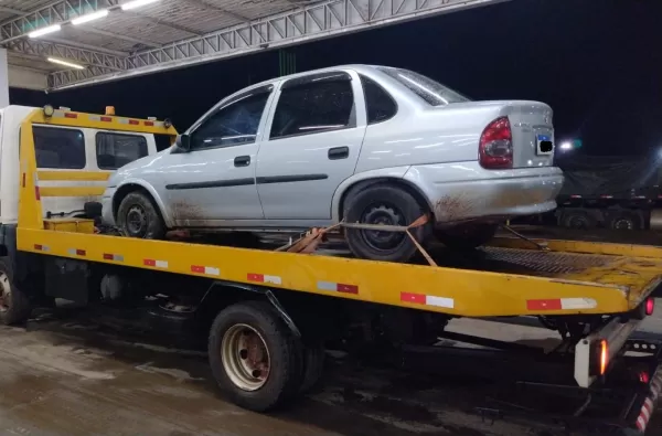 Pai e filho são presos após tentarem furtar fiação de pivô de irrigação em fazenda de Espírito Santo do Turvo