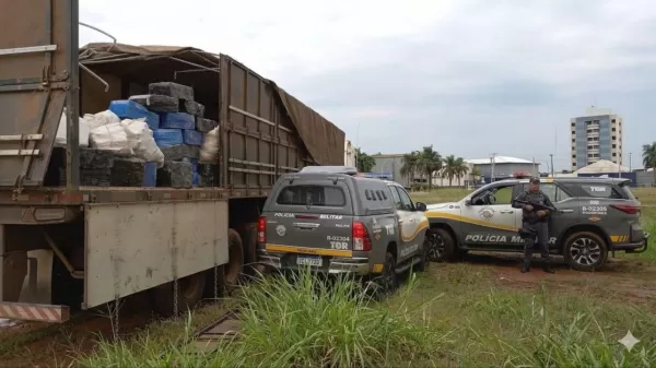 TOR apreende mais de 2,2 toneladas de maconha escondidas em carga de milho em Oriente; motorista é preso