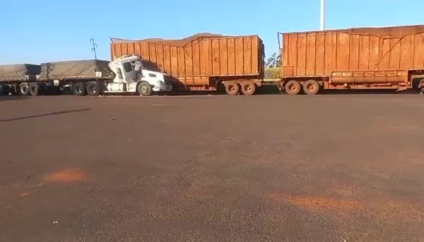 Motorista fica gravemente ferido em colisão no Distrito Industrial de Ourinhos