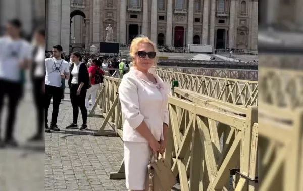 Moradora de Ourinhos, profª Nilva Elena Borges testemunha último momento público do Papa Francisco antes de sua morte no Vaticano