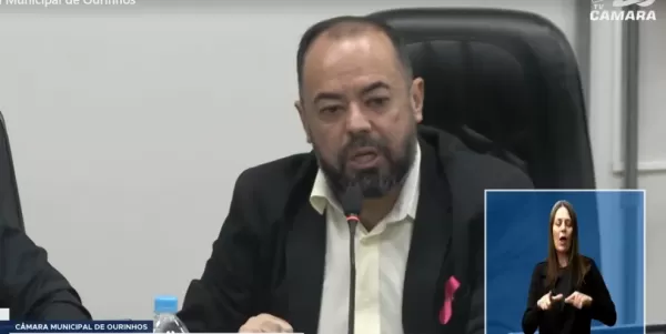 Câmara de Ourinhos aprova reestruturação da Prefeitura; João Gonçalves vota contra e Santiago se abstém