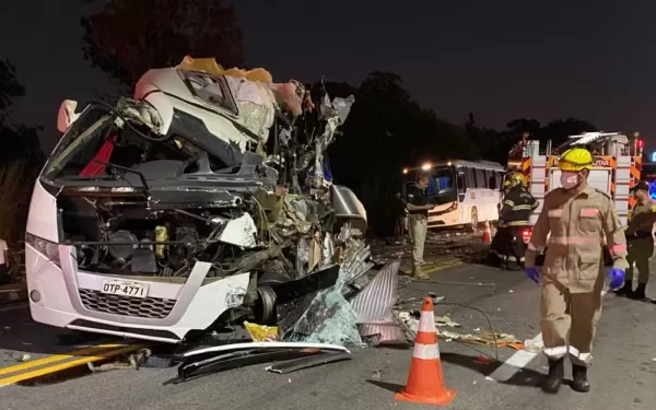 Grave acidente na BR-153 deixa cinco mortos e envolve comboio de estudantes da UFPA