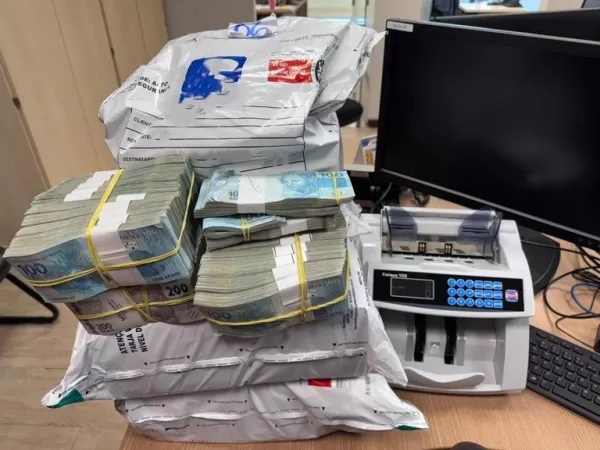 Ex-assessores e comerciante ligados a deputado em Marília são presos pela Polícia Federal com R$ 2,7 milhões em Recife