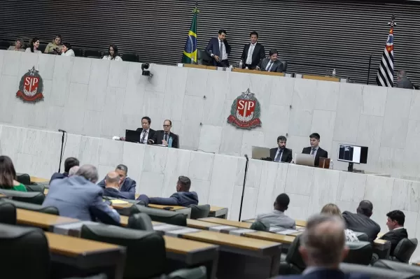 Alesp aprova em 93 segundos criação de 1.344 cargos e reajustes salariais para servidores de tribunais