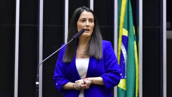 Deputada Amália Barros, vice-presidente do PL Mulher, morre aos 39 anos