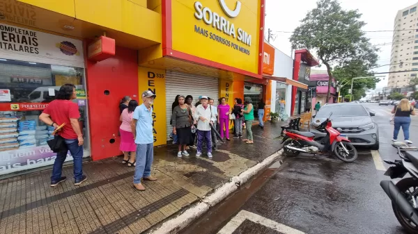 Pacientes denunciam descaso de clínica odontológica e antigo dono promete solução em Ourinhos