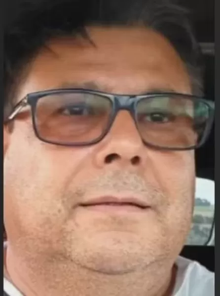 Professor suspeito de importunação sexual e estupro de cinco alunas adolescentes no Paraná é procurado pela polícia