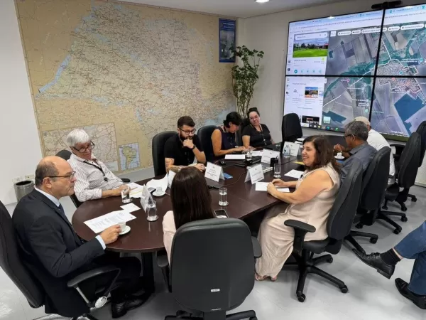 Prefeita Eliana lidera articulação junto ao DER e consegue avanço para retomada do recape da estrada do bairro Cabeceira em Ribeirão do Sul