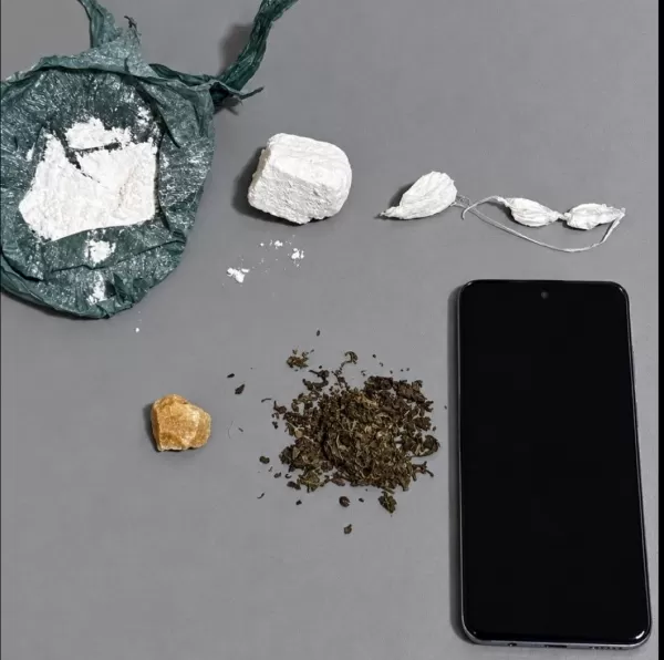 Ajudante de motorista é preso por tráfico de drogas após PM encontrar cocaína, crack e maconha em Ourinhos