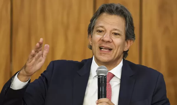 Anatel derrubará cerca de 600 bets nos próximos dias e apostador deve retirar dinheiro já, diz Haddad