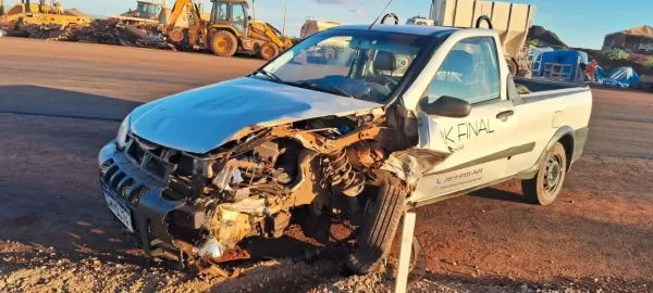Acidente entre dois carros deixa uma pessoa em estado grave na Rodovia Miguel Jubran, em Tarumã