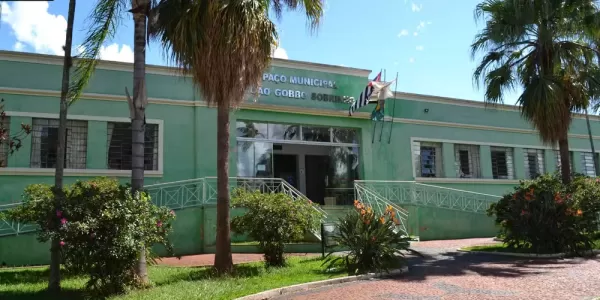 Fartura abre concurso público com salários de até R$ 9,7 mil; inscrições vão até esta quinta (27)