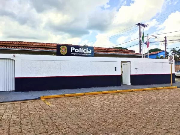 Homem é preso por importunação sexual após expor órgão genital a mulher em supermercado em Avaré 