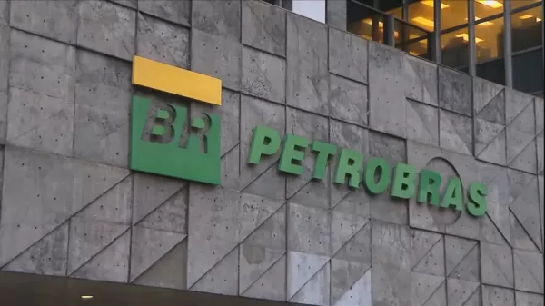 Petrobras anuncia redução de R$ 0,17 no preço da gasolina para distribuidoras a partir desta terça-feira (3)