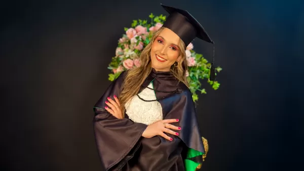 De Ourinhos à Alemanha: médica ourinhense conclui graduação em Medicina com experiência internacional