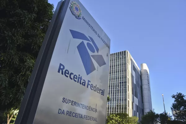 Receita Federal faz leilão de iPhones, notebooks e veículos: veja como fazer lances a partir desta quinta-feira, 30