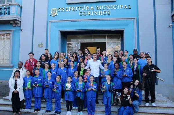 Após premiação histórica, Escola Municipal de Bailado parte para Festival em Joinville