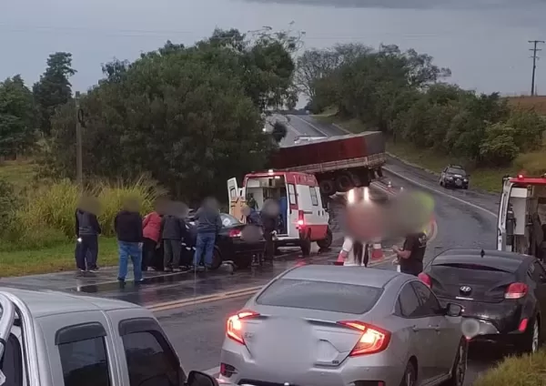 Bebê e criança morrem em colisão frontal no interior de SP