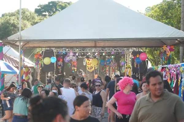 Prefeitura de São Pedro do Turvo realiza Matinê “Caia na Folia” com foco na alegria das crianças