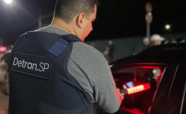Pedreiro é preso por embriaguez ao volante durante blitz da PM e DETRAN em Santa Cruz do Rio Pardo