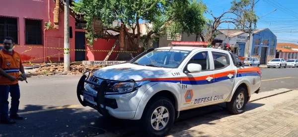Defesa Civil interdita área no centro de Ourinhos após desabamento parcial de prédio