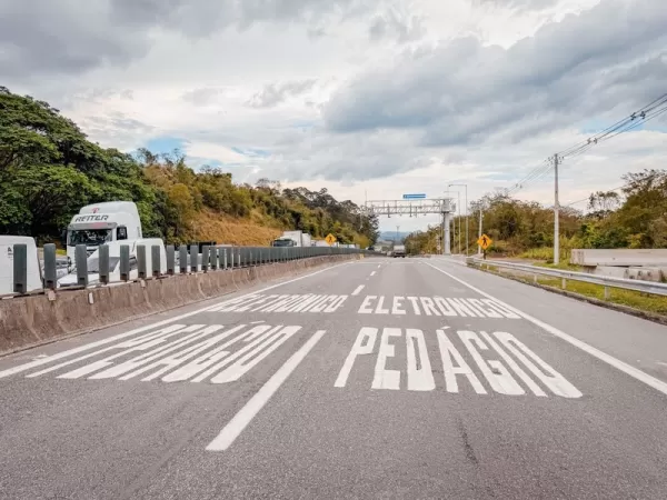 Pedágio eletrônico entra em operação no dia 1º de novembro nas rodovias do Alto Tietê, Baixada Santista e Vale do Ribeira