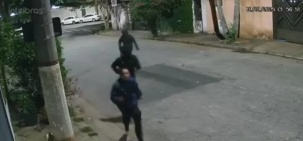 Quadrilha invade casas no Morumbi, faz reféns e troca tiros com a polícia