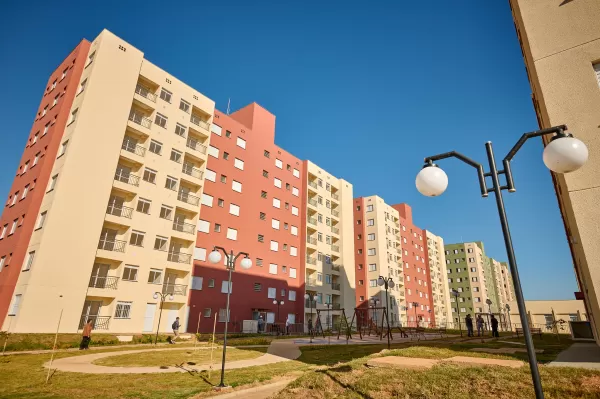 Casa Paulista se consolida como maior programa habitacional da história de São Paulo e já beneficiou mais de 350 mil famílias