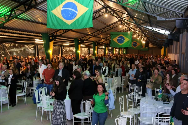 Arena Golden sedia 14º Jantar do Agricultor com recorde de público e homenagem aos produtores rurais de Ourinhos