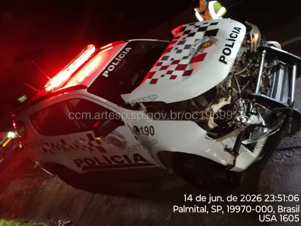 Viaturas da Polícia Militar colidem na Raposo Tavares em Palmital