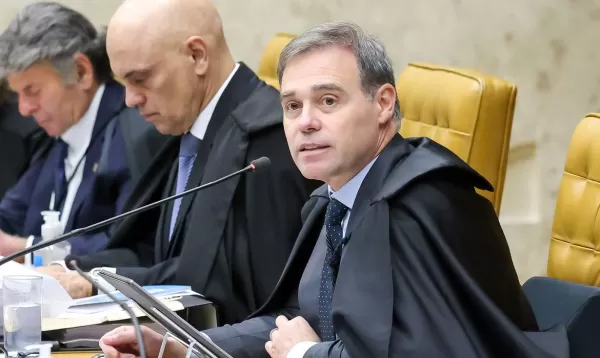 Mendonça rejeita ação que questionava reajuste do Bolsa Família sem analisar legalidade da medida