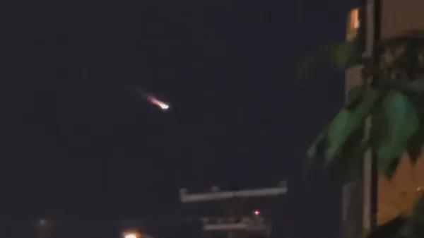 Luz intensa no céu chama atenção em vários estados e pode ter sido lixo espacial, dizem especialistas