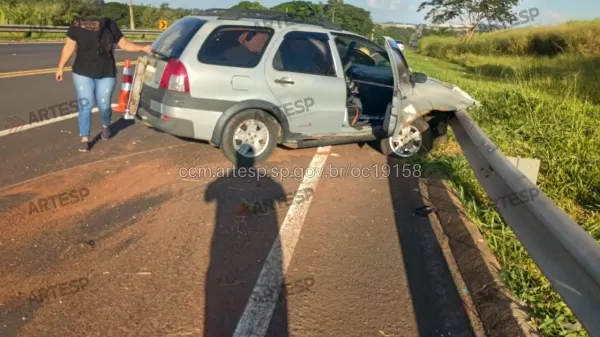Motorista morre após mal súbito ao volante e carro atinge defensa na SP-294 em Herculândia