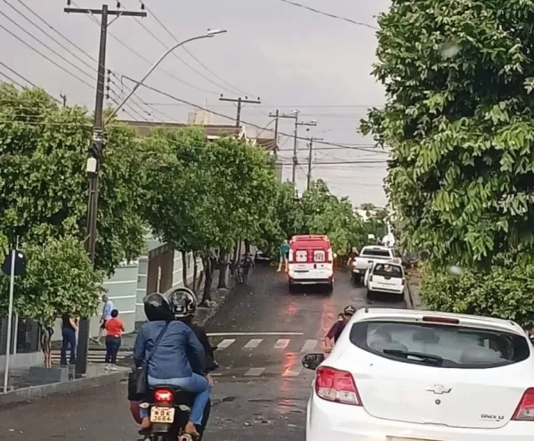 Mulher morre após ser atingida por árvore durante ventania em Cambará