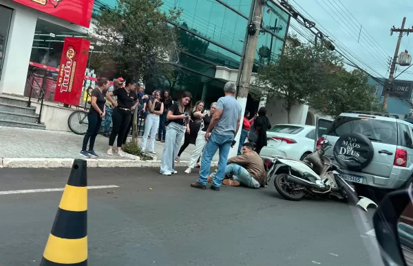 Motociclista envolvido em acidente no centro de Ourinhos faz vaquinha para consertar moto