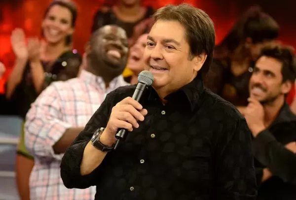 Faustão recebe alta hospitalar após 53 dias internado