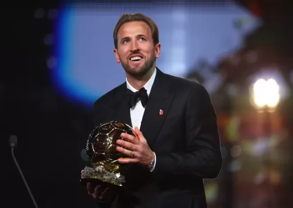 Harry Kane conquista a Bola de Ouro 2026 e é eleito o melhor jogador do mundo pela primeira vez