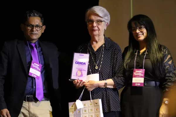 Coordenadora da UATI-UNIFIO Gerda Kewitz é uma das homenageadas com o Troféu Neusa Fleury