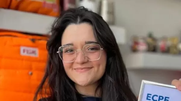 Professora de 24 anos morre ao ajudar aluno preso em banheiro de escola em SP