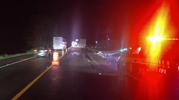Motorista morre após colisão traseira entre caminhões na BR-153 em Santo Antônio da Platina