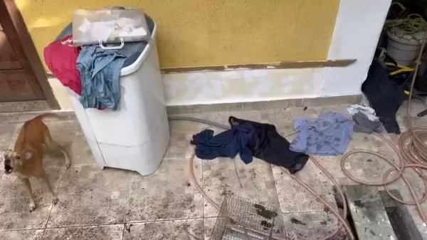 Adolescente mata os pais a marteladas e depois ateia fogo ao quarto do casal no RJ