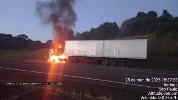Incidentes com caminhões causam transtornos em rodovias em toda a região 