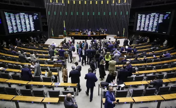 Câmara aprova criação de 160 cargos comissionados no STF em meio a debate sobre corte de gastos