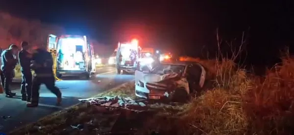 Colisão frontal entre Gol e Prisma deixa um morto e quatro feridos na vicinal entre Ipaussu e Bernardino de Campos