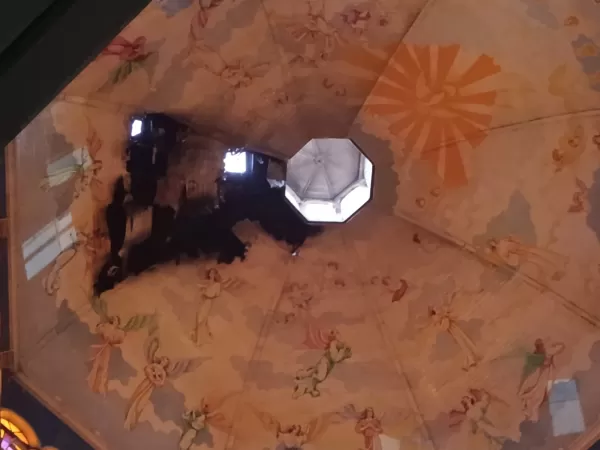 Incêndio atinge cúpula da Catedral de Assis durante aplicação de manta asfáltica